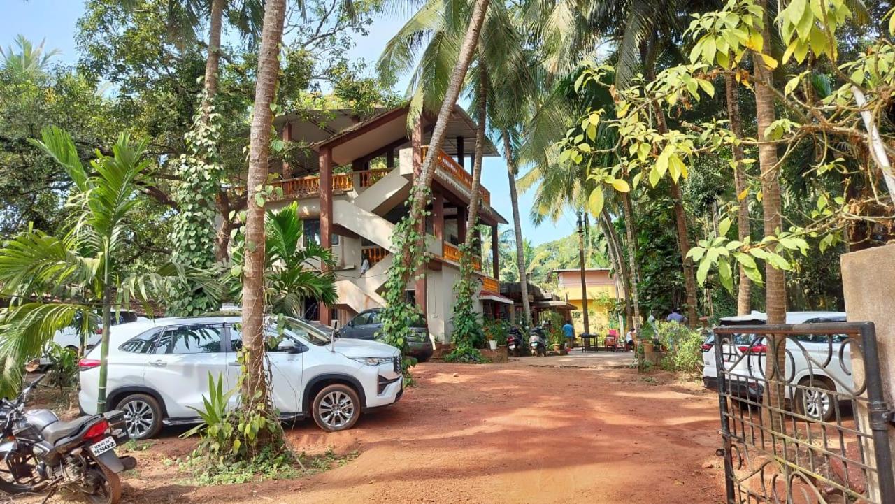 Sneh Beach Homestay - Wayangani Vengurla Luaran gambar